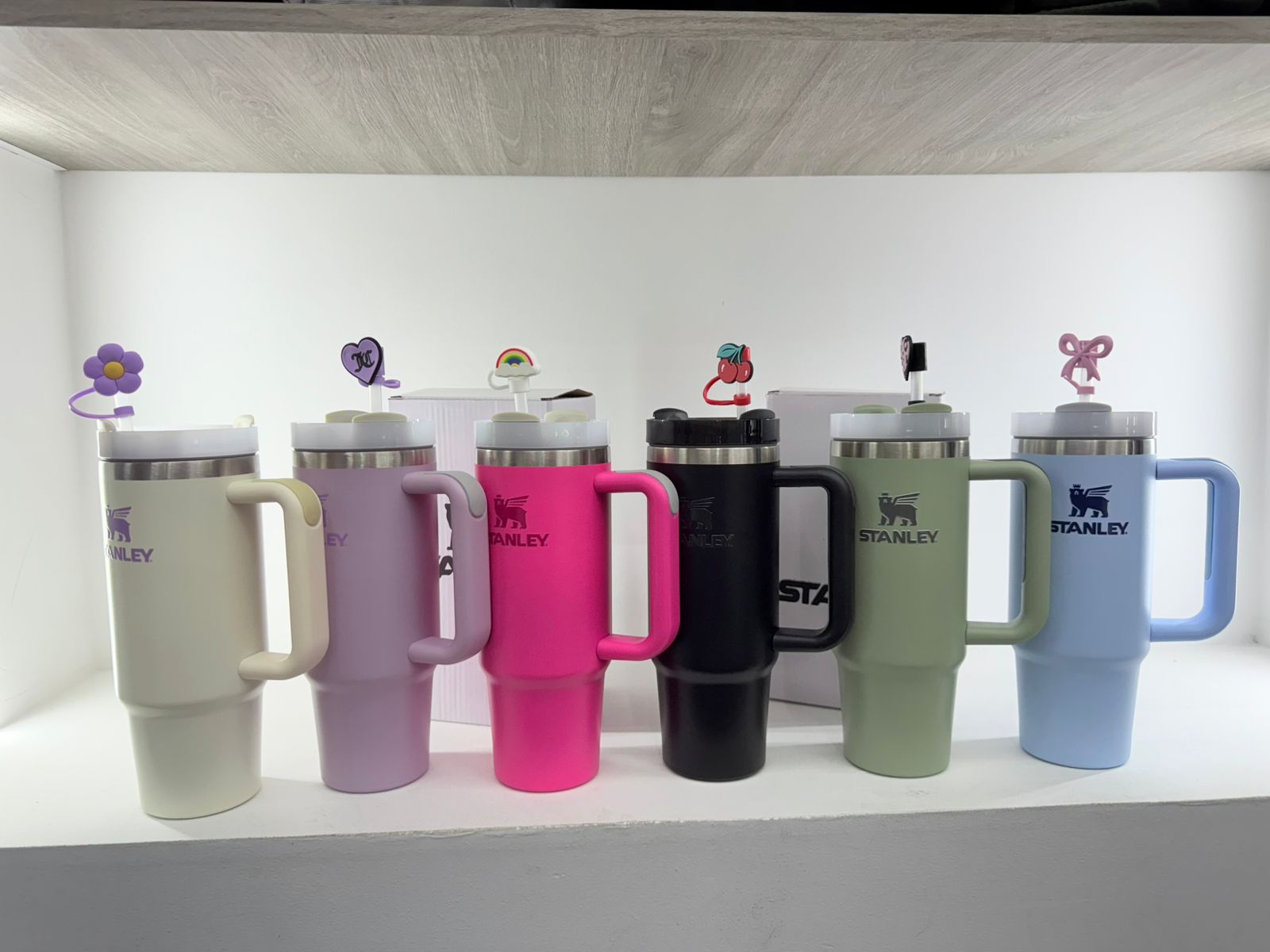 Vista 5 de TERMO STANLEY 40onz + PROTECCION - COLOR: FUCSIA